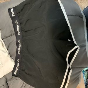 Reebok shorts size medium